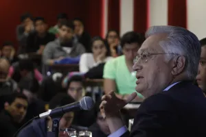 Lozano no renunciará al Senado porque no tiene palabra: Bartlett