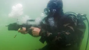 Armeros rusos crean el primer fusil automático ”anfibio”