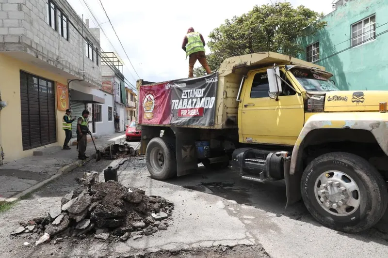 ayto-pue-bacheando-puebla-col-santa-cruz-los-angeles
