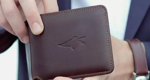Volterman, una cartera inteligente con cámara antirrobo y cargador móvil