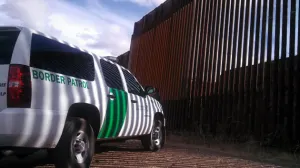 Todos los días detienen a 30 niños en la frontera con EEUU