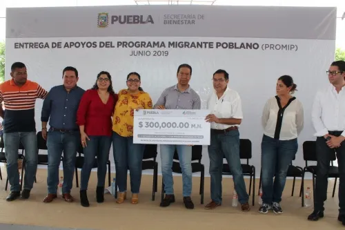 Secretaría de Bienestar Puebla entrega apoyos a familias de migrantes