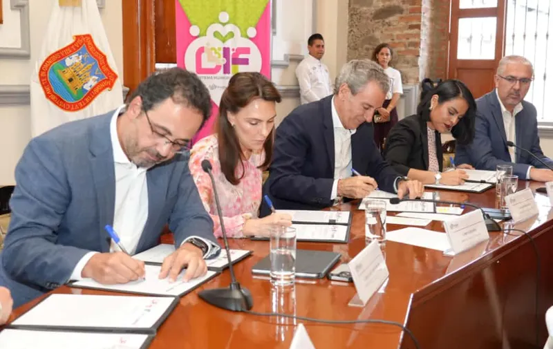 MariElise Budib y Pepe Chedraui firman convenio con Fundación Distribuidores Nissan para la construcción y equipamiento de “Lumina”