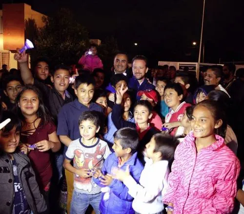 Banck y vecinos del norte de la Ciudad, ponen en operación nuevas luminarias