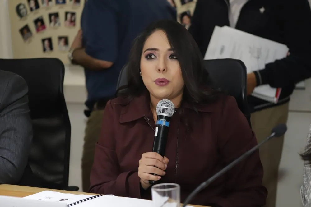 Tonantzin Fernández condiciona a su suplente, le pide la mitad de su sueldo