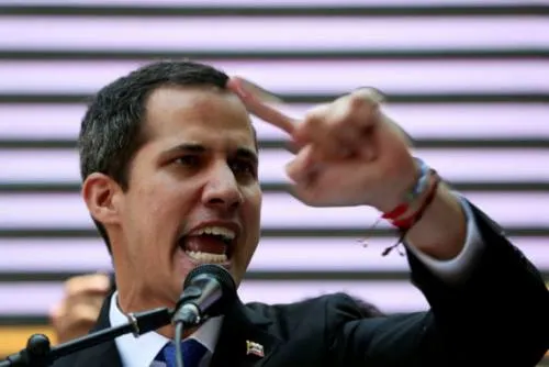 Contraloría Venezolana inhabilita 15 años a Juan Guaidó