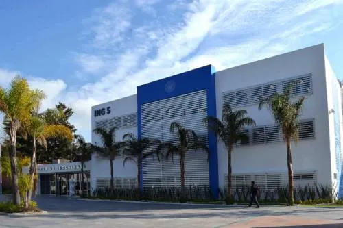 La Licenciatura en Ingeniería Industrial se reacredita a nivel internacional