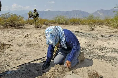 Hallan cementerio clandestino con tres mil fragmentos óseos en Coahuila