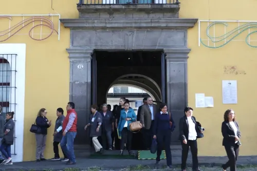 Padres de niños con discapacidad auditiva solicitan apoyos para adquirir aparatos auditivos
