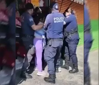 Denuncian abuso policiaco en detención de mujeres comerciantes en Izúcar de Matamoros