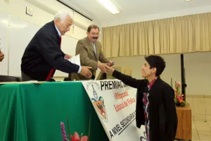Destacan universitarios en la Olimpiada Nacional de Física