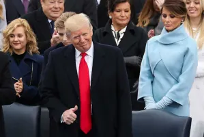 Se convierte Trump en el 45 presidente de EU