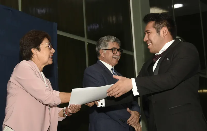 BUAP celebra la graduación de egresados de maestría en microbiología y licenciatura en biotecnología