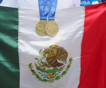 Medallistas de Juegos Centroamericanos recibirán apoyo y ceremonia: AMLO
