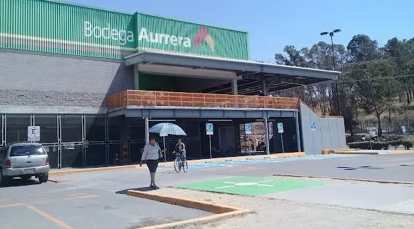 Asaltan Bodega Aurrerá de Amalucan; roban teléfonos y escapan en motocicleta