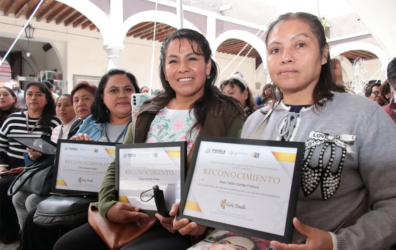 reconocimiento a la trayectoria de 130 colaboradores