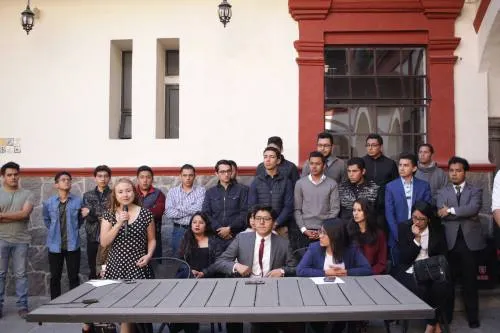 Universitarios se pronuncian a favor de Barbosa y tachan a senadores de mezquinos