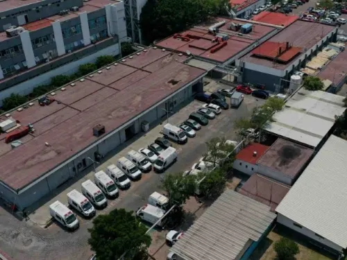 ISSSTE deja de usar camión para resguardo de cadáveres