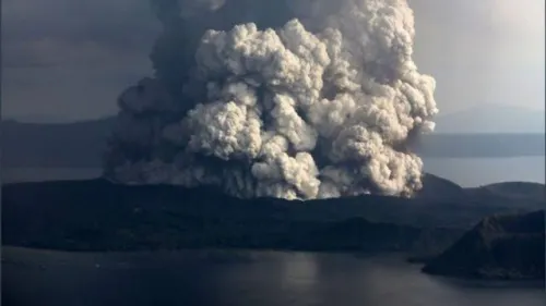 Filipinas realiza evacuación ante mayor actividad del volcán Taal