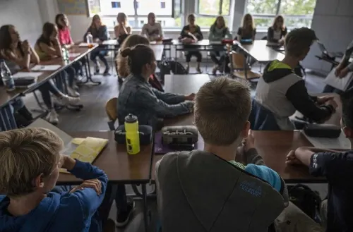 Regresan a clases en Alemania bajo la amenaza del virus