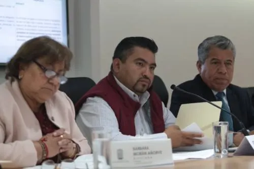 Aprueban adecuaciones a Ley de Educación para garantizar la Educación Básica y Media Superior