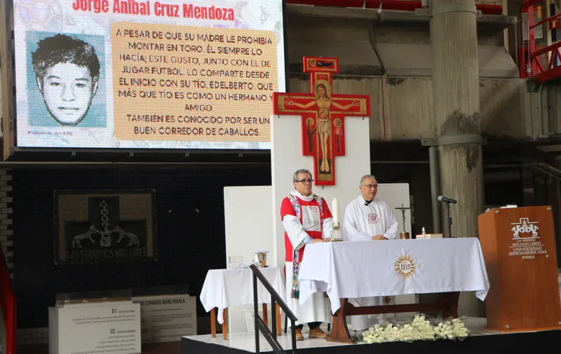 A 10 años, Ibero Puebla exige verdad y justicia para los 43 de Ayotzinapa