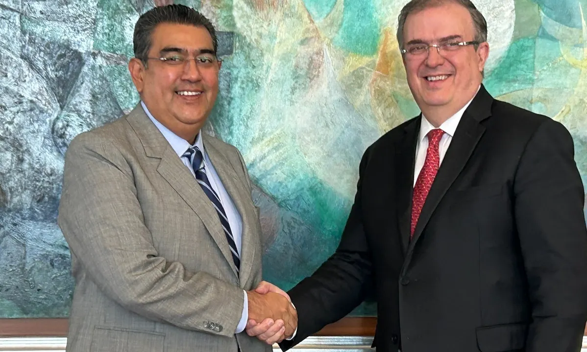 Marcelo Ebrard y Sergio Salomón Céspedes Peregrina