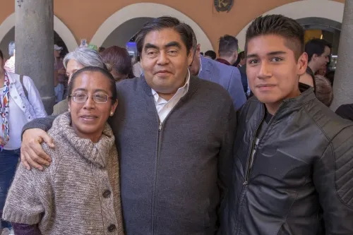 Es Barbosa Huerta el primer gobernador en sumarse al programa la Escuela es Nuestra: AMLO