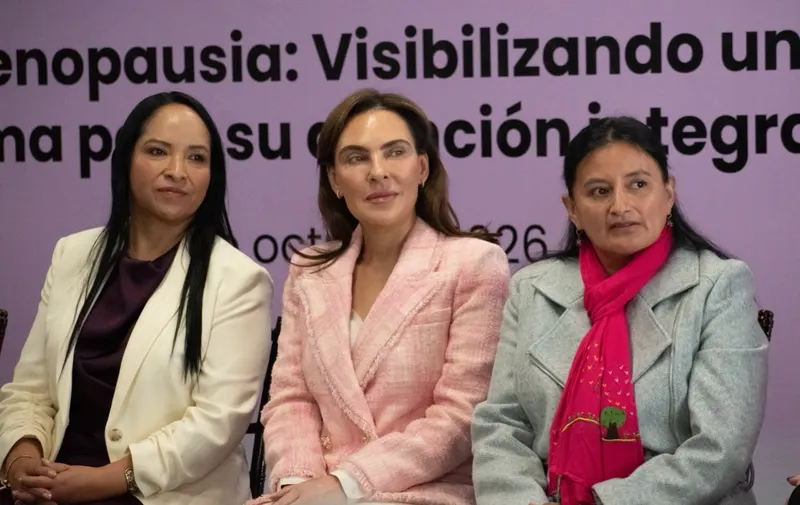 Realizan en el Congreso del Estado conversatorio sobre menopausia y su atención integral