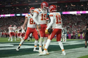 Kansas City gana el Super Bowl LVII tras derrotar a los Eagles 38-35