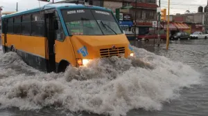 Intensa lluvia en Puebla deja inundaciones en la ciudad
