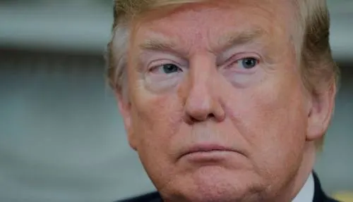 Polémica en EU por video de Trump contra congresista musulmana