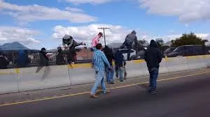 Identifica Seguridad Pública a 10 chupaductos entre manifestantes