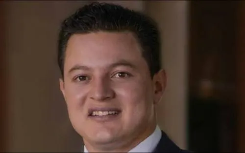 Detienen a alcalde de Unión de San Antonio con armamento