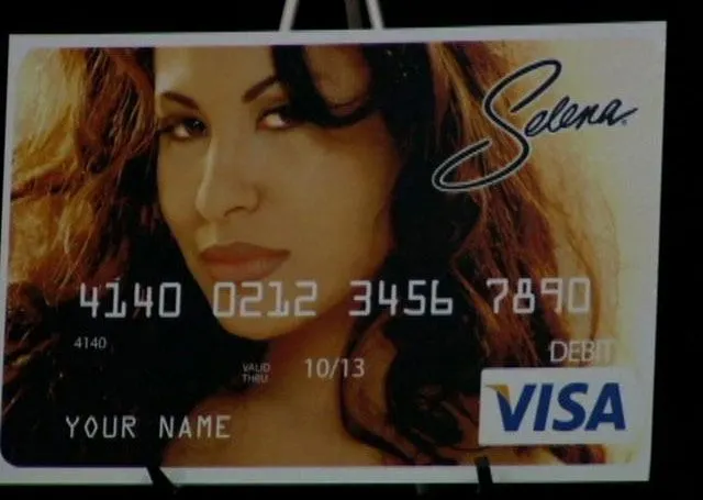 Selena, imagen de tarjeta de débito