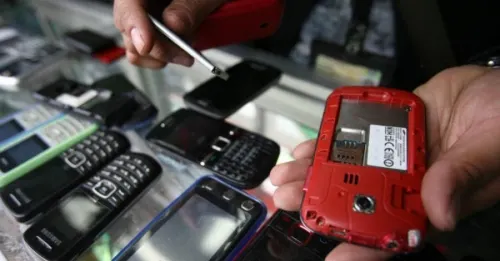 Proponen castigar con 12 años de cárcel el robo de celulares