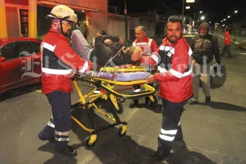 Accidente en motocicleta deja tres heridos