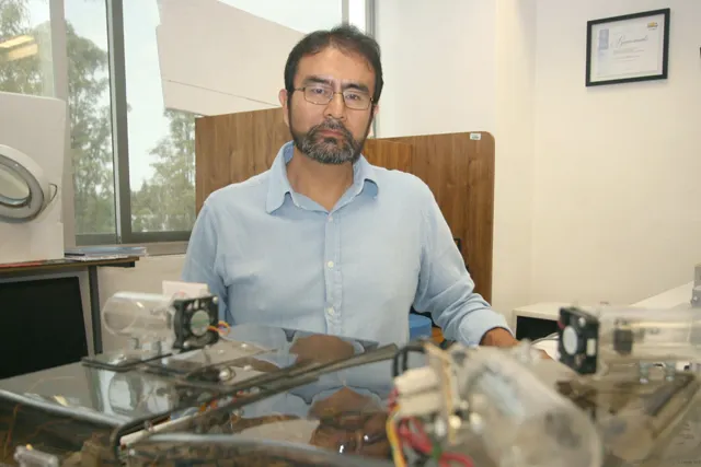 Diseñan en BUAP biosensor para detectar niveles de glucosa en sangre por medio del aliento
