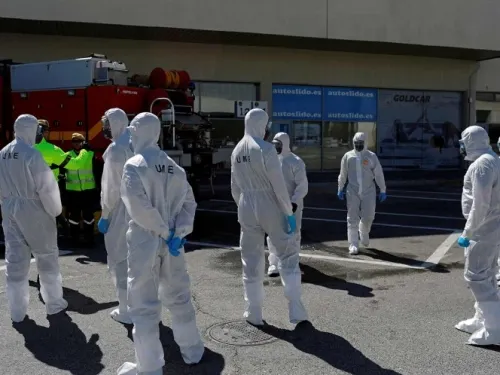 Registra España casi mil casos más de coronavirus; hay 297 muertos