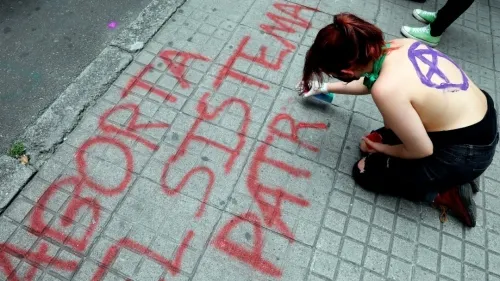 Colectivos feministas piden despenalizar el aborto en Colombia