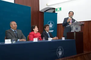 BUAP seguirá creciendo en 2017: Alfonso Esparza