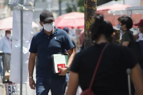 Los jóvenes no están exentos a contraer Covid-19; les piden quedarse en casa