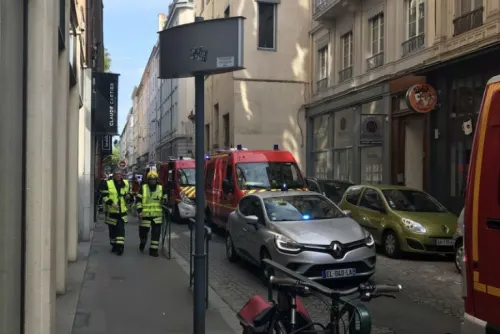 Al menos 8 heridos tras explosión de paquete bomba en Lyon, Francia