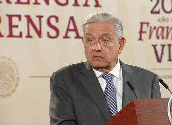 AMLO reprueba quema de figura de Norma Piña