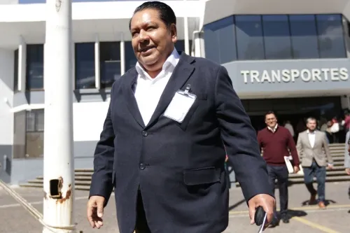 Fracasa Aréchiga en Transporte