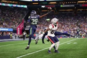 Seahawks abren la temporada NFL con remontada ante Patriots y una defensiva decisiva