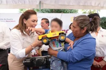 Acerca SEDIF programas y servicios a Tehuacán