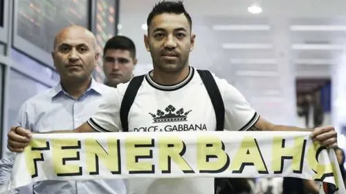 Fenerbahce descarta el fichaje de Marco Fabián