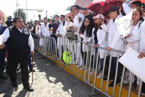 Fiscalía para universitarios y más policías, el compromiso del gobierno con estudiantes