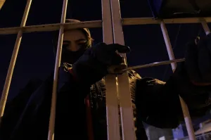 Vestidos como policías asaltan domicilio en Xicotepec